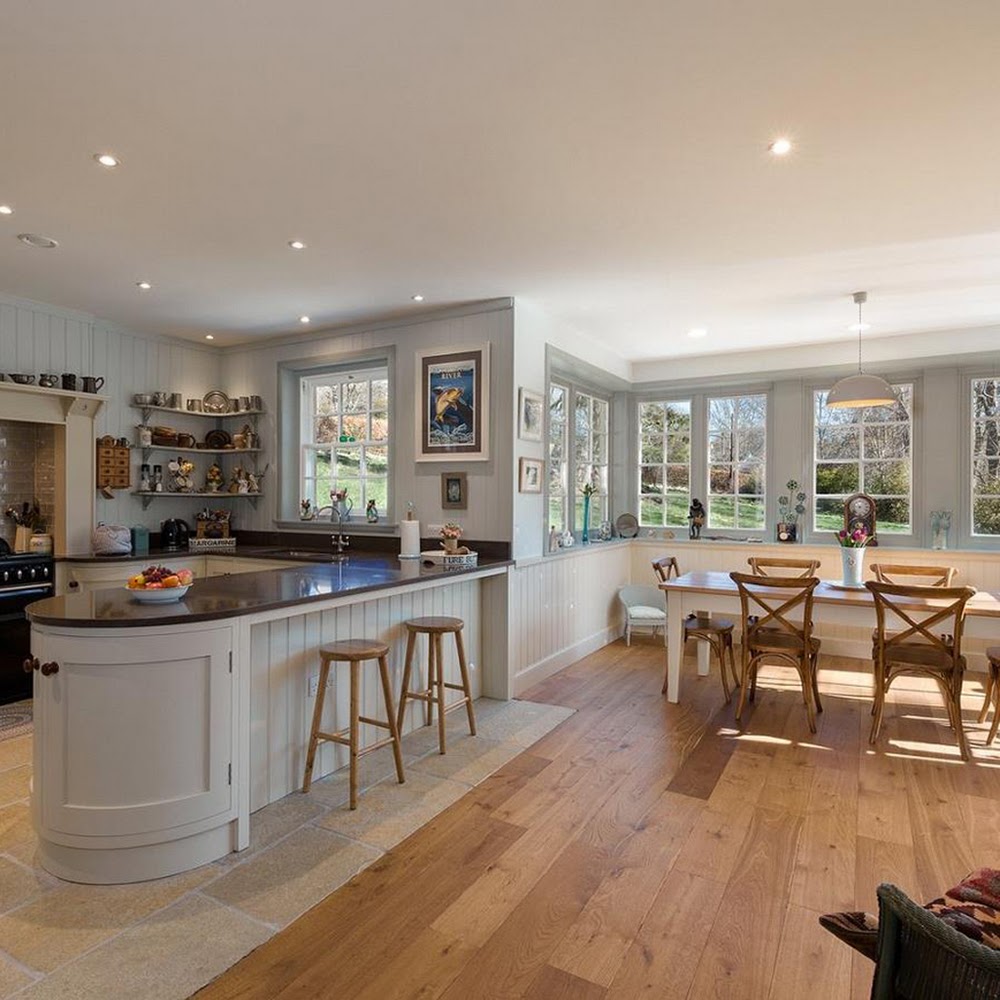 RW BELL BUILDING SERVICES in Pitlochry
