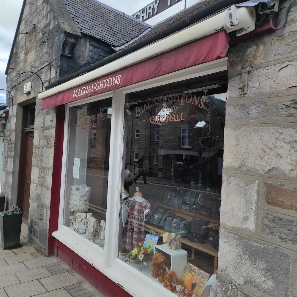 MacNaughtons Gift Halk in Pitlochry